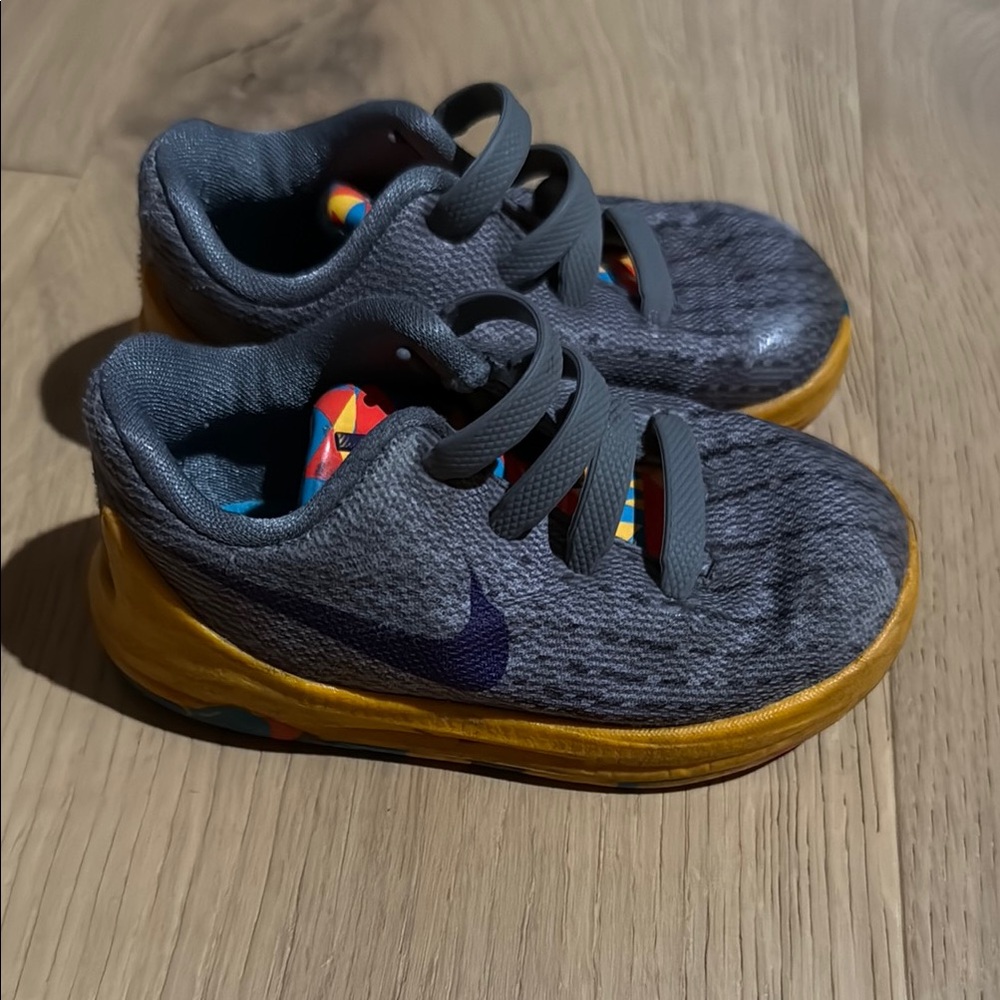 Nike Toddler “KD” sneakers Size 5C